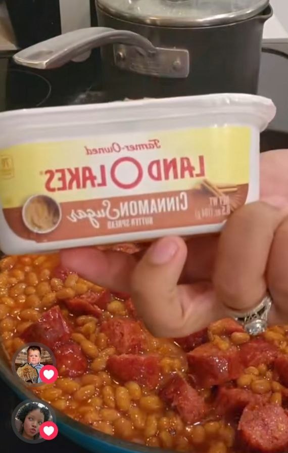 Food and kitchen content